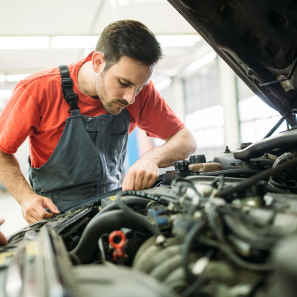 Alternator: Jakie są objawy uszkodzenia alternatora i jak go naprawić?