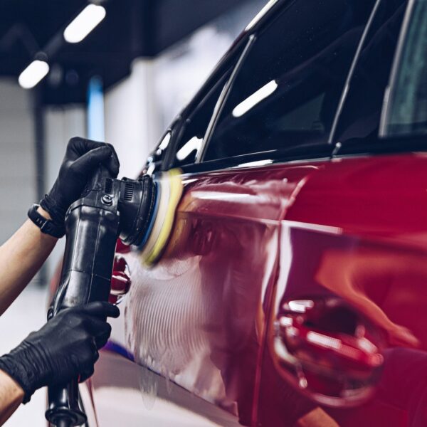 Jak dbać o lakier samochodu i jak go zabezpieczyć?