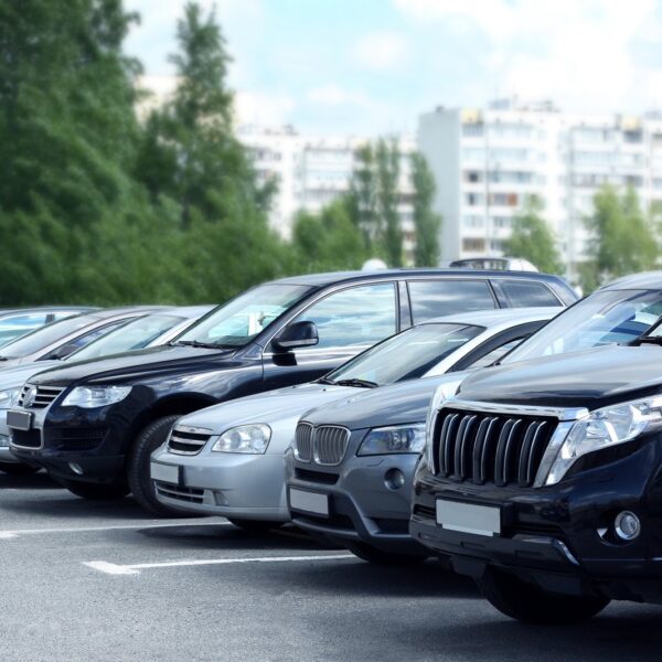 Jak prawidłowo parkować samochód?