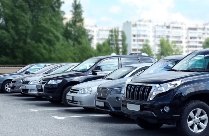 Jak prawidłowo parkować samochód?