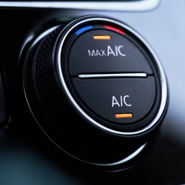 Klimatyzacja: Jak prawidłowo dbać o klimatyzację w samochodzie?