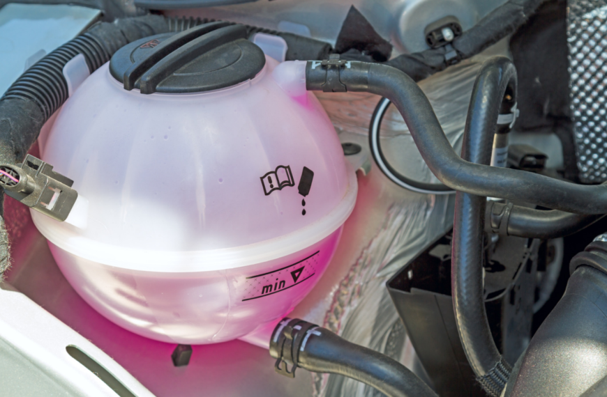 Wymiana płynu chłodniczego: Kiedy i jak to zrobić prawidłowo?