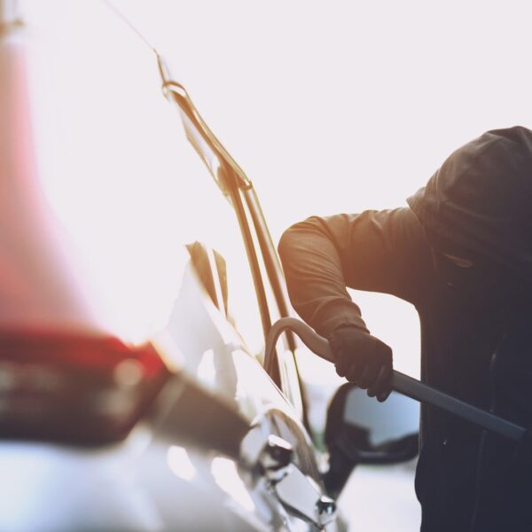 Jak skutecznie chronić samochód przed kradzieżą?