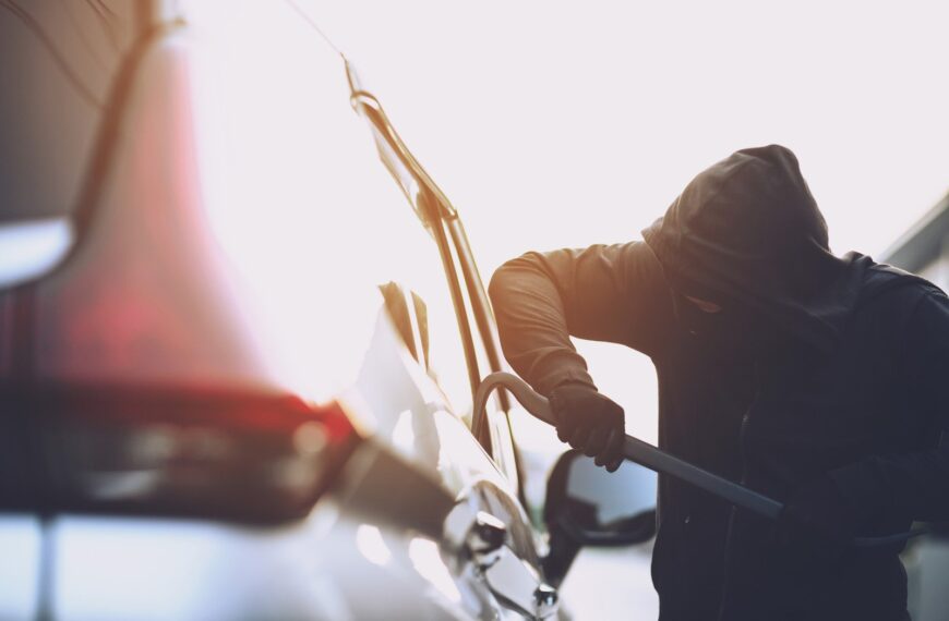 Jak skutecznie chronić samochód przed kradzieżą?