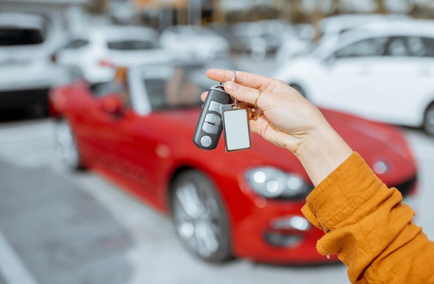 Poradnik zakupu używanego samochodu: Na co zwrócić uwagę?