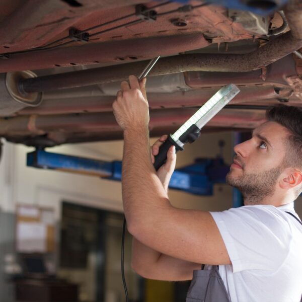 Najczęstsze błędy popełniane podczas konserwacji samochodu