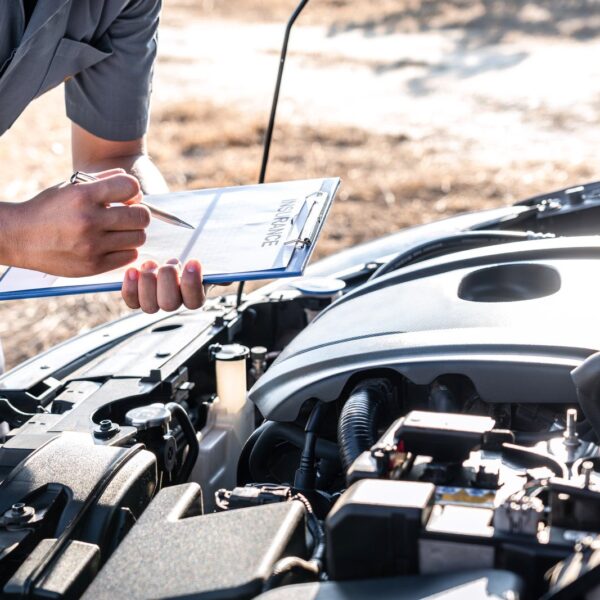 Wpływ zimnych startów na silnik: Jak minimalizować zużycie pojazdu?