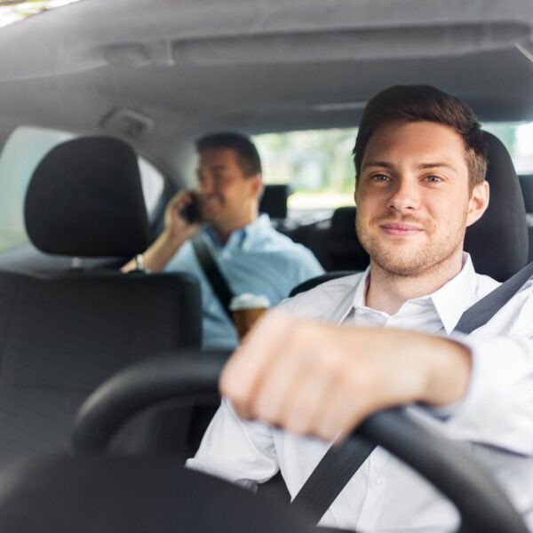 Elektryczne wspomaganie kierownicy: Jakie są jego zalety i wady?