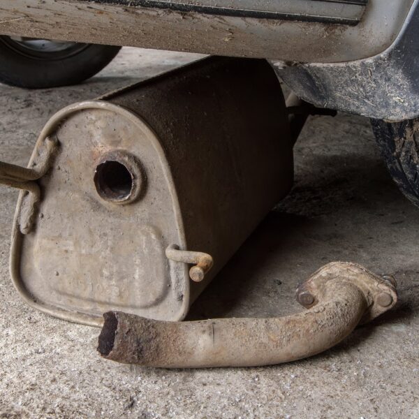 Jakie są najczęstsze przyczyny awarii układu wydechowego i jak je naprawić?