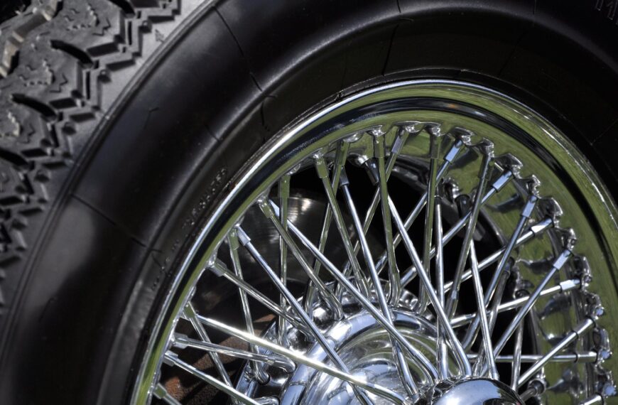 Konserwacja i ochrona felg aluminiowych: Poradnik dla kierowców.