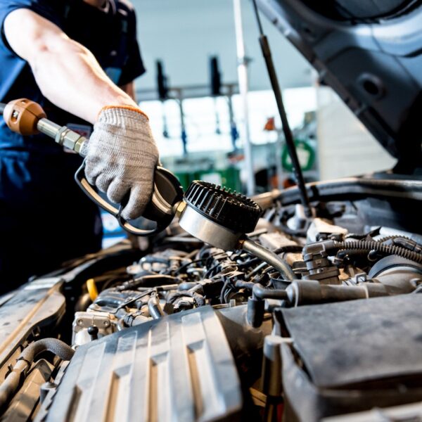 W jaki sposób technologia 5G wpłynie na rozwój inteligentnych samochodów?